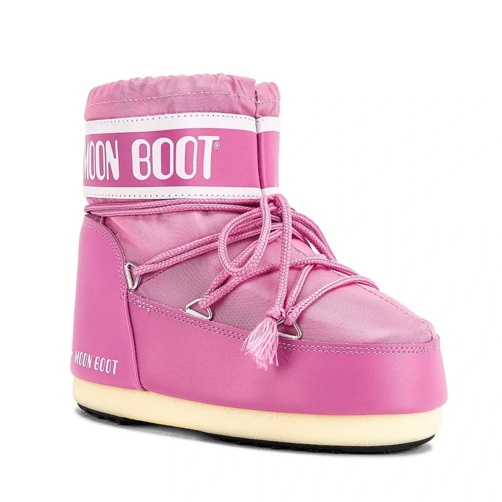 Moon Boot bold pink